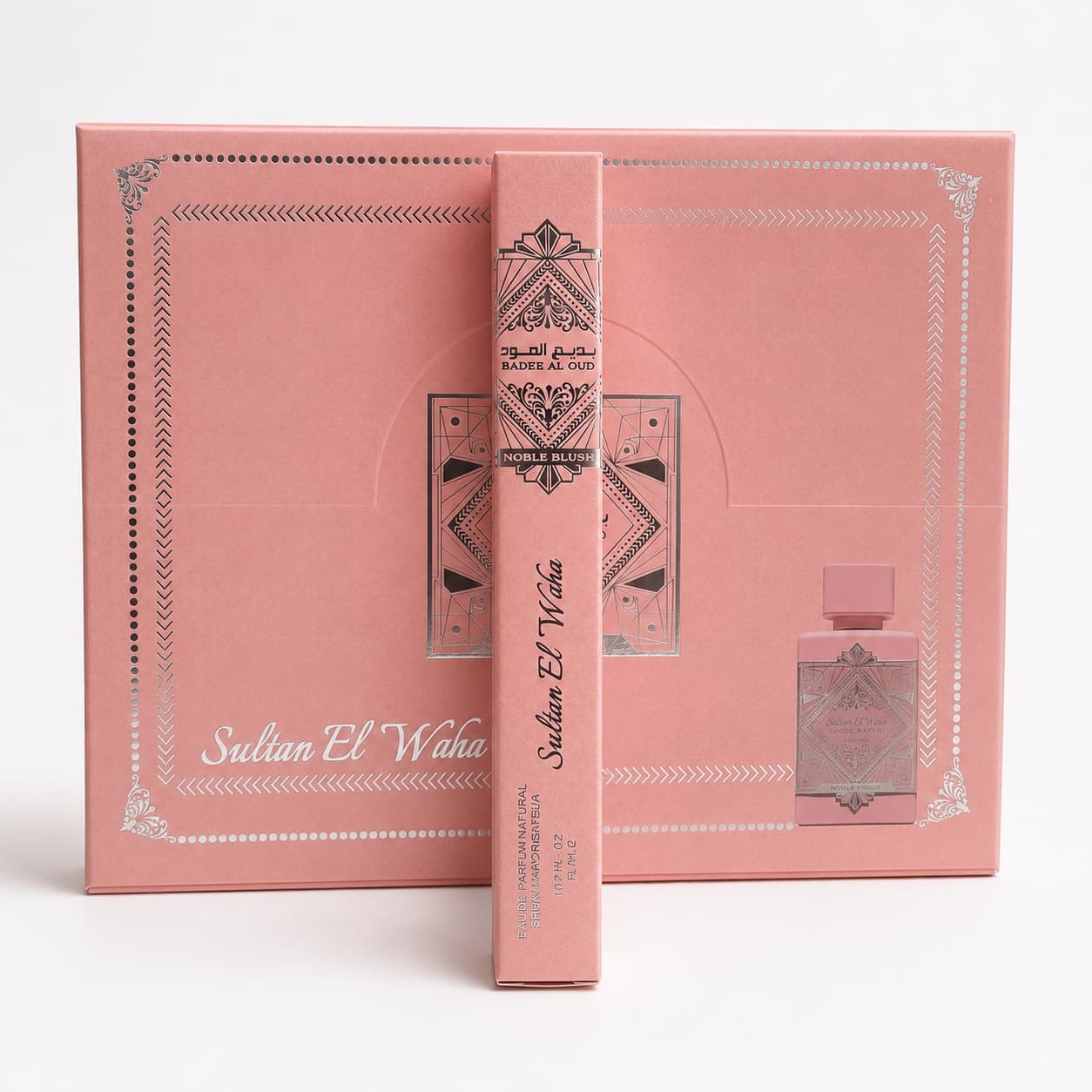 Bade'e Al Oud Noble Blush – Sultan El Waha, coffret et étui Eau de Parfum 35 ml, fond blanc