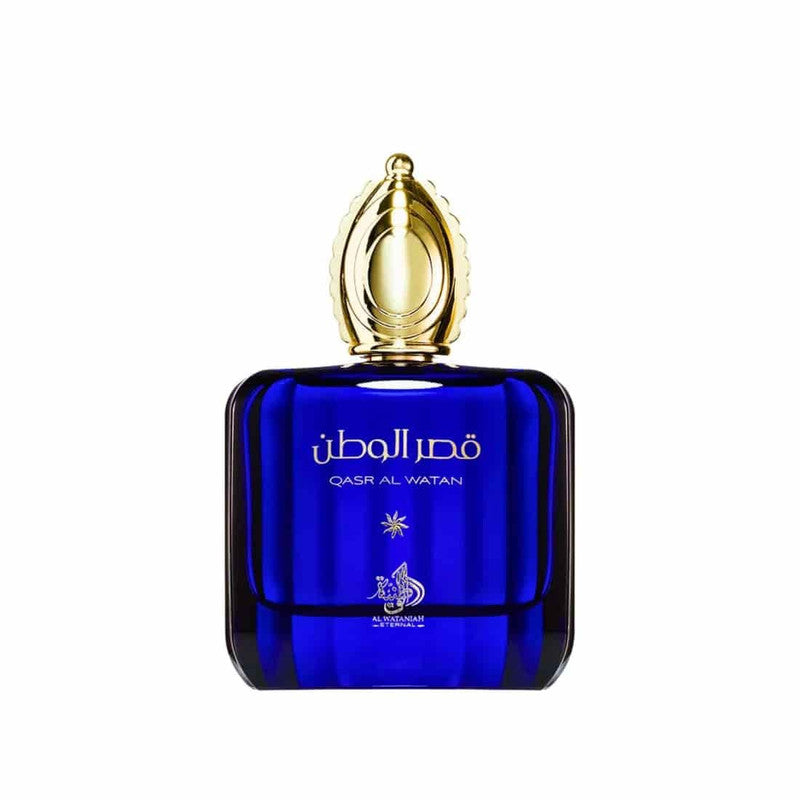 Qasr Al Watan Al Wataniah – eau de parfum homme 100 ml, flacon bleu et or sur fond blanc